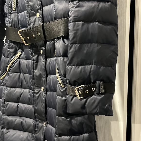 Navy Blue with light gold trim and Black Belt on waist and cuffs. Black Faux fur - Picture 4 of 9